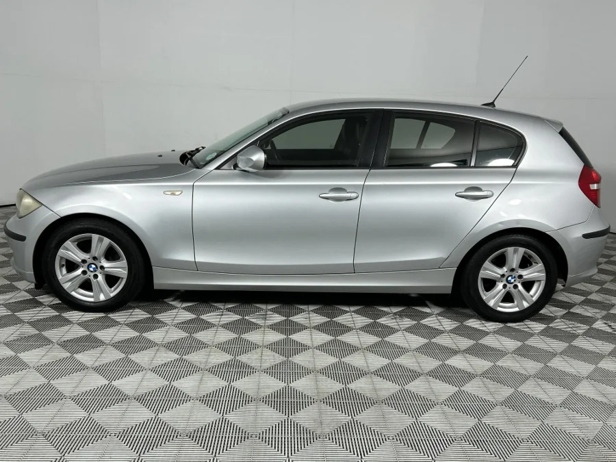 Used 2011 BMW 1 Series 118i 5-door auto - WeBuyCars Lansdowne