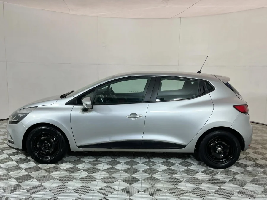 Used 2017 Renault Clio 55kW Authentique - WeBuyCars JHB South