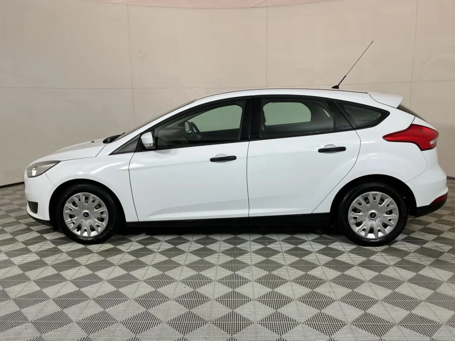 Used 2017 Ford Focus sedan 1.0T Ambiente - WeBuyCars JHB South