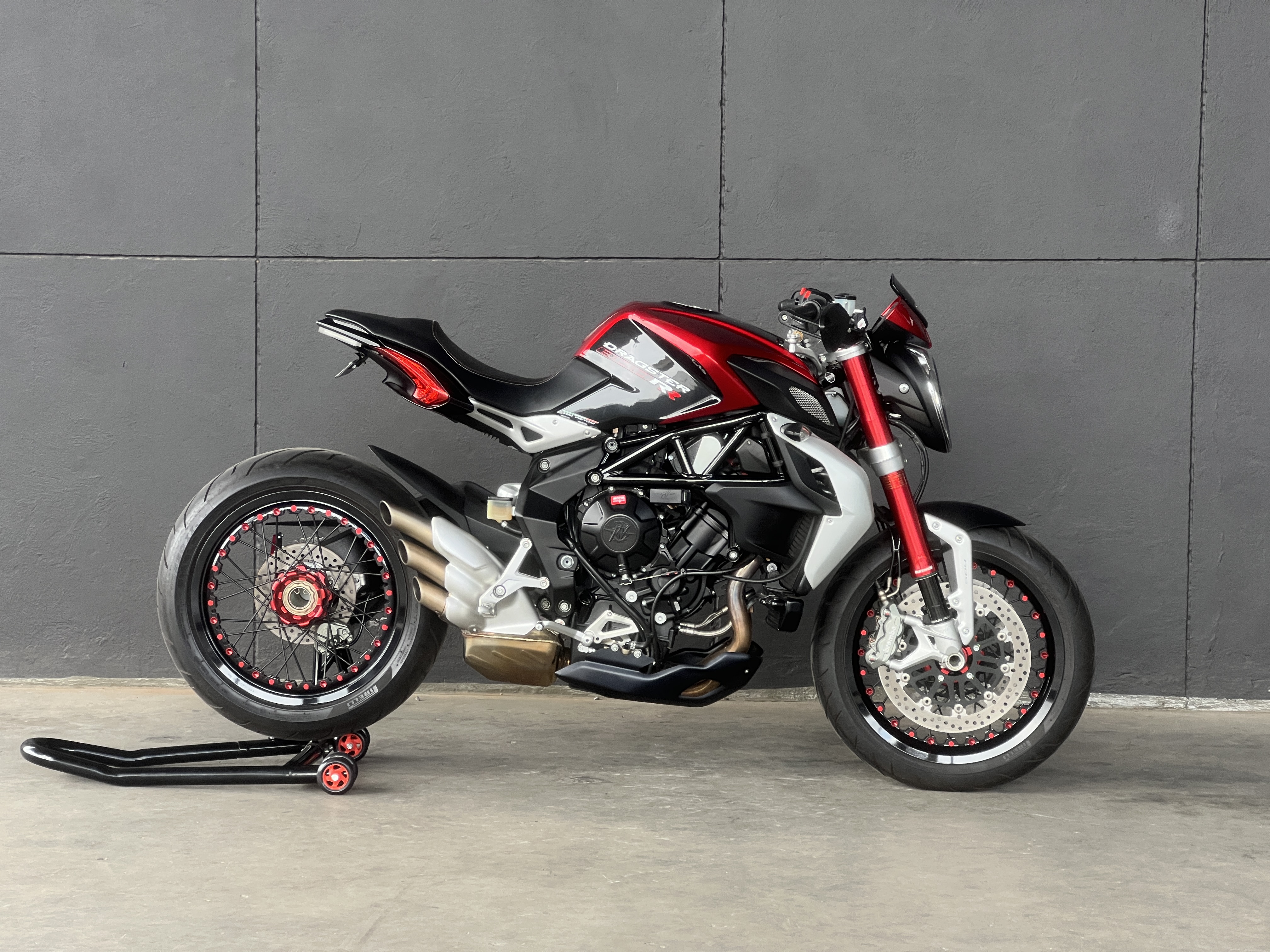MV AGUSTA DRAGSTER 800 RR