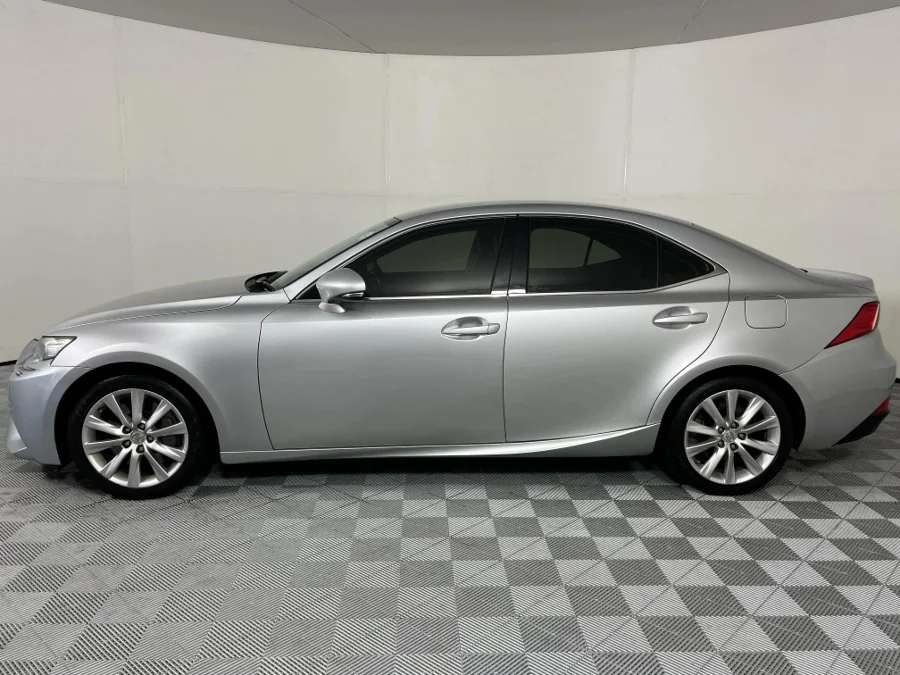 Used 2013 Lexus IS 350 E - WeBuyCars The Dome