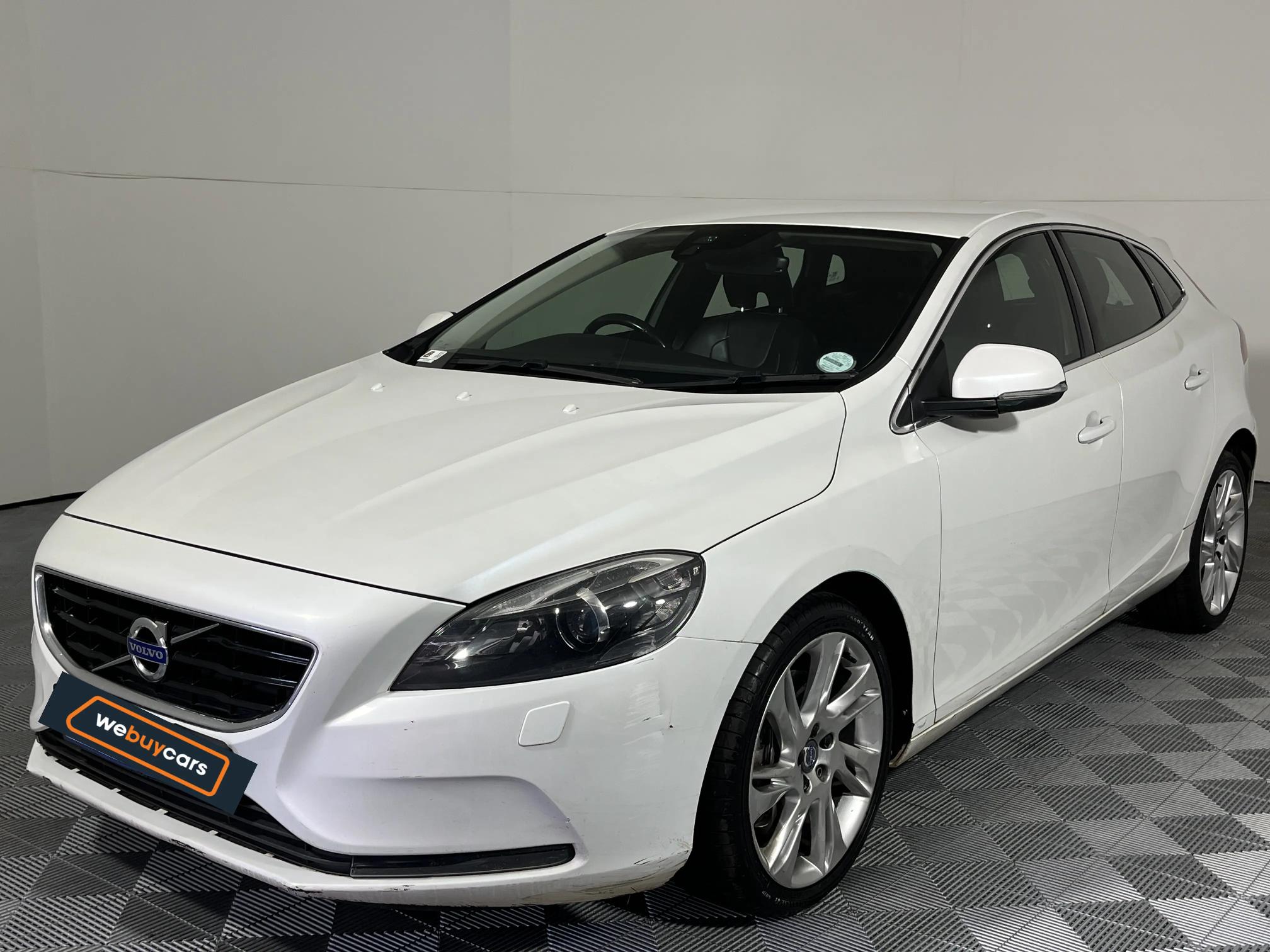 Used 2016 Volvo V40 D3 Momentum