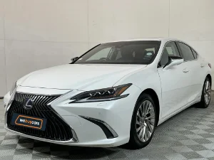 Used 2019 Lexus ES 300h EX
