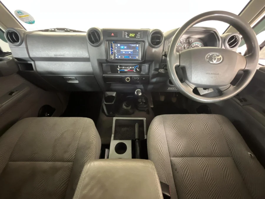 Used 2014 Toyota Land Cruiser 76 4.5D-4D V8 station wagon LX - WeBuyCars Riverhorse