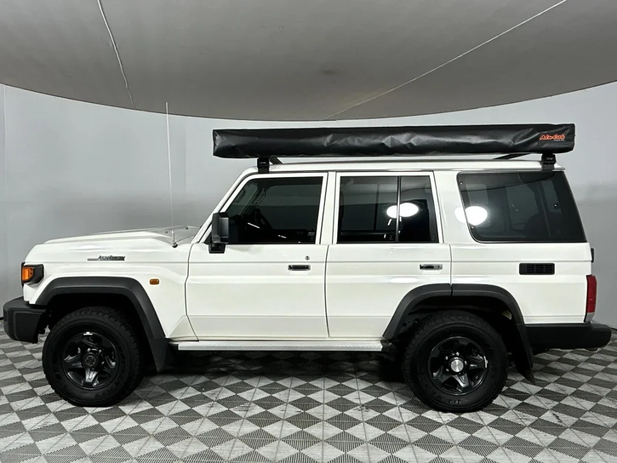 Used 2025 Toyota Land Cruiser 76 2.8GD-6 station wagon LX manual - WeBuyCars Richmond