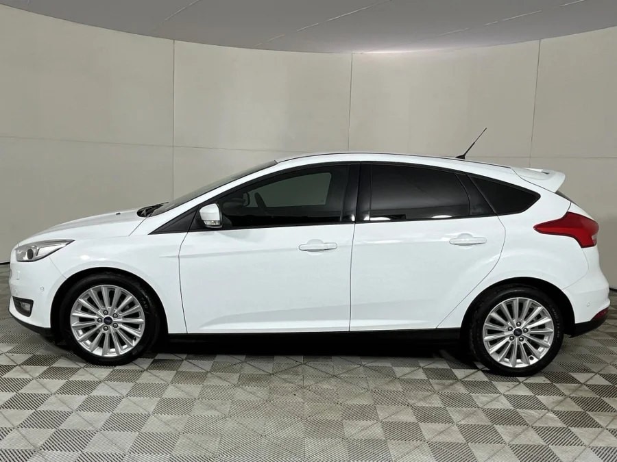 Used 2017 Ford Focus sedan 1.0T Ambiente auto - WeBuyCars Silverlakes