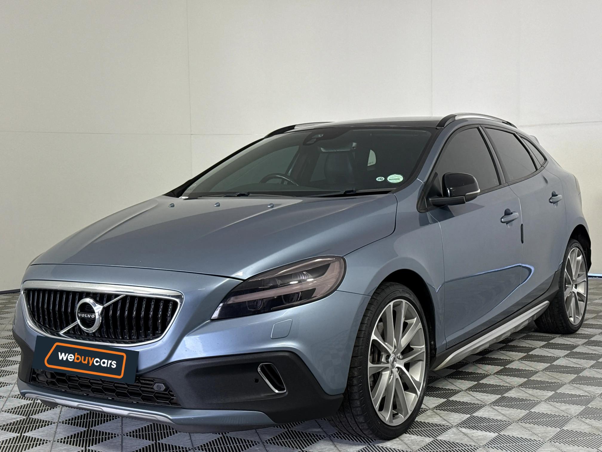 Used 2016 Volvo V40 Cross Country D3 Momentum