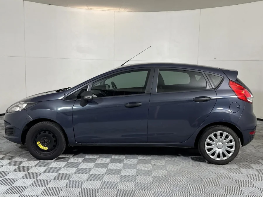 Used 2015 Ford Fiesta 5-door 1.4 Ambiente - WeBuyCars Midstream
