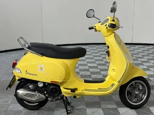 Used 2024 Vespa Vespa 946 (150)