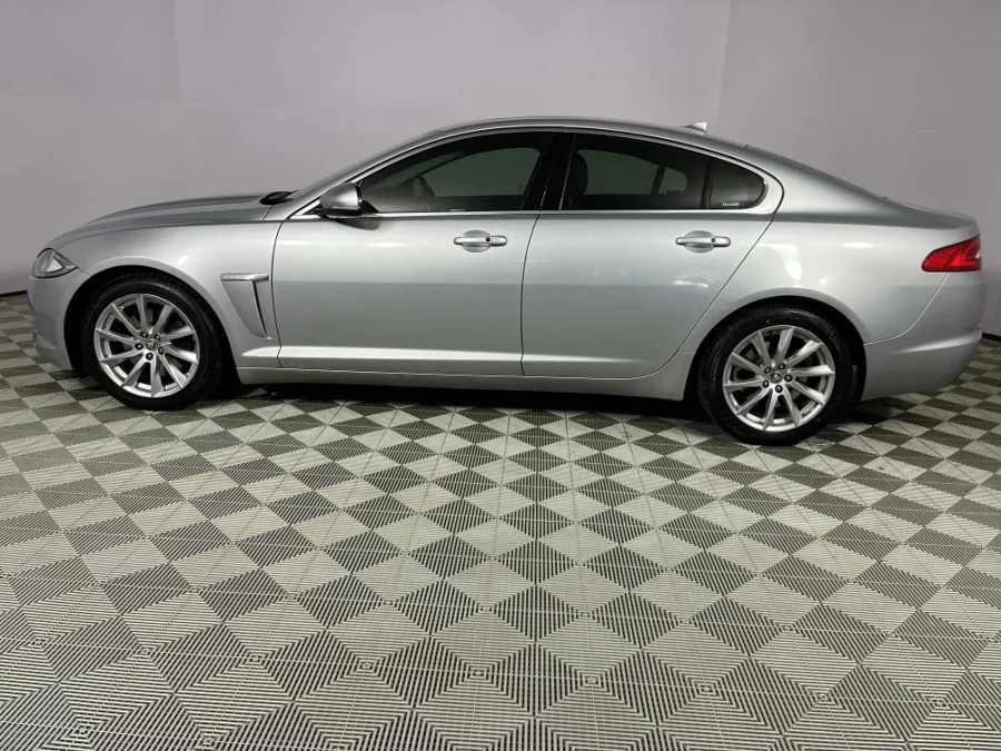 Used 2014 Jaguar XF 2.2D Premium Luxury - WeBuyCars Montana