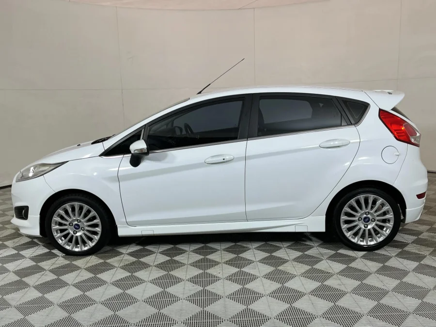 Used 2016 Ford Fiesta 5-door 1.0T Titanium auto - WeBuyCars JHB South