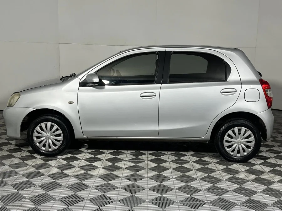Used 2013 Toyota Etios hatch 1.5 Sprint - WeBuyCars Germiston