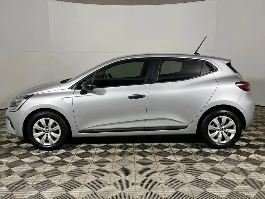 Used 2023 Renault Clio 1.0 Turbo Life - WeBuyCars Montana