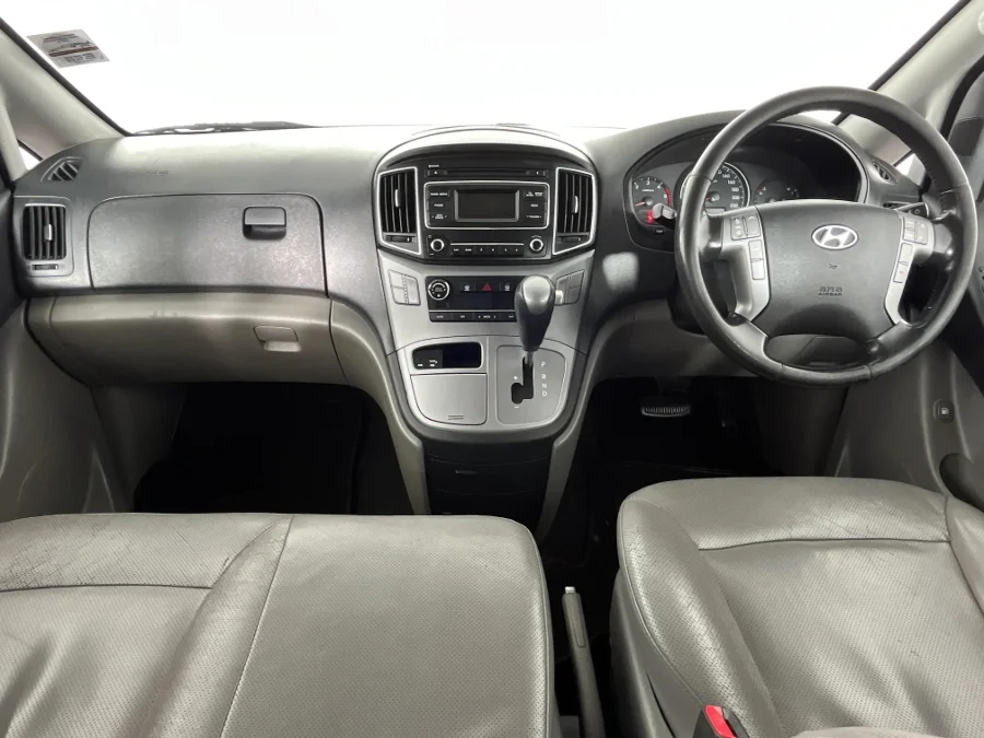 Used 2016 Hyundai H-1 2.5VGTi bus Elite 9-seater - WeBuyCars Montana