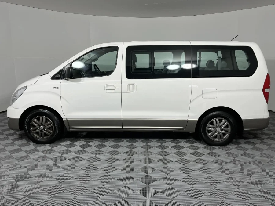 Used 2016 Hyundai H-1 2.5VGTi bus Elite 9-seater - WeBuyCars Montana