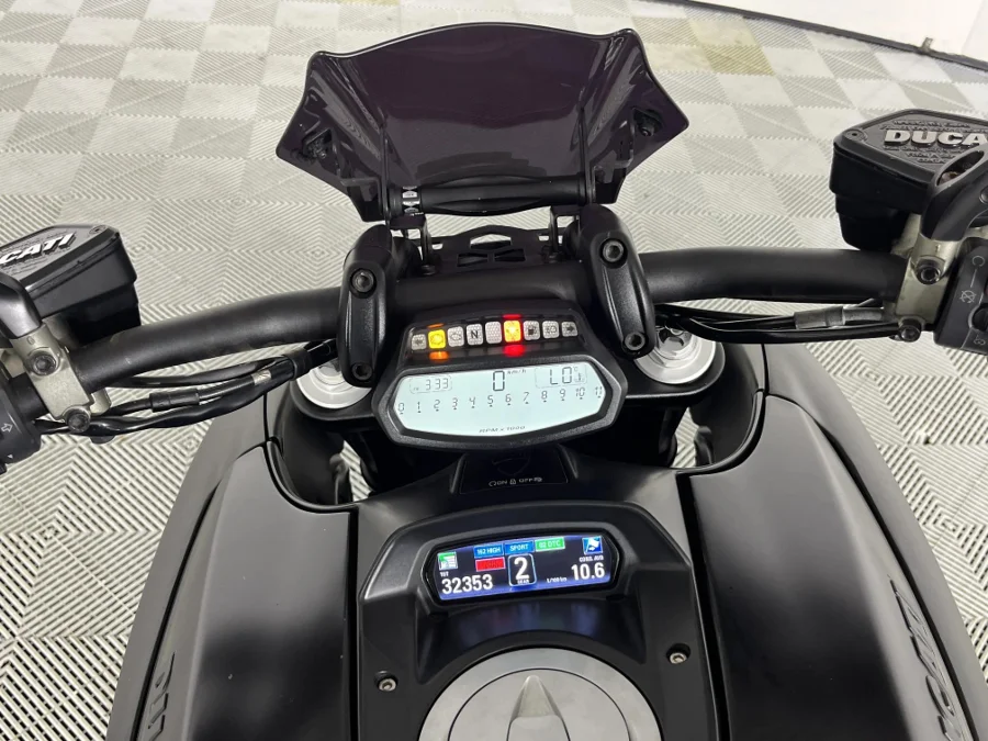 Used 2015 Ducati Diavel Dark 1200 F/L - WeBuyCars Silverlakes