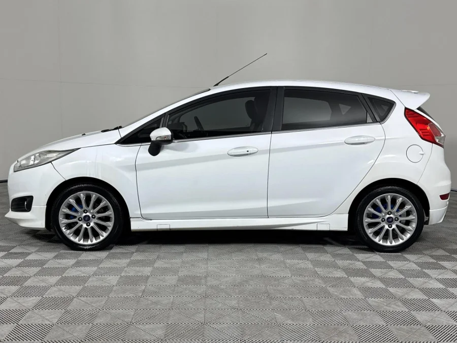 Used 2014 Ford Fiesta 5-door 1.0T Titanium - WeBuyCars Vereeniging