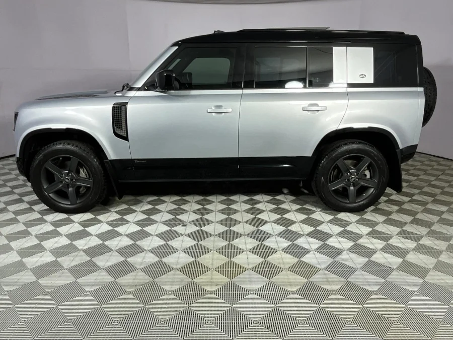 Used 2021 Land Rover Defender 110 D300 X-Dynamic SE - WeBuyCars Midstream