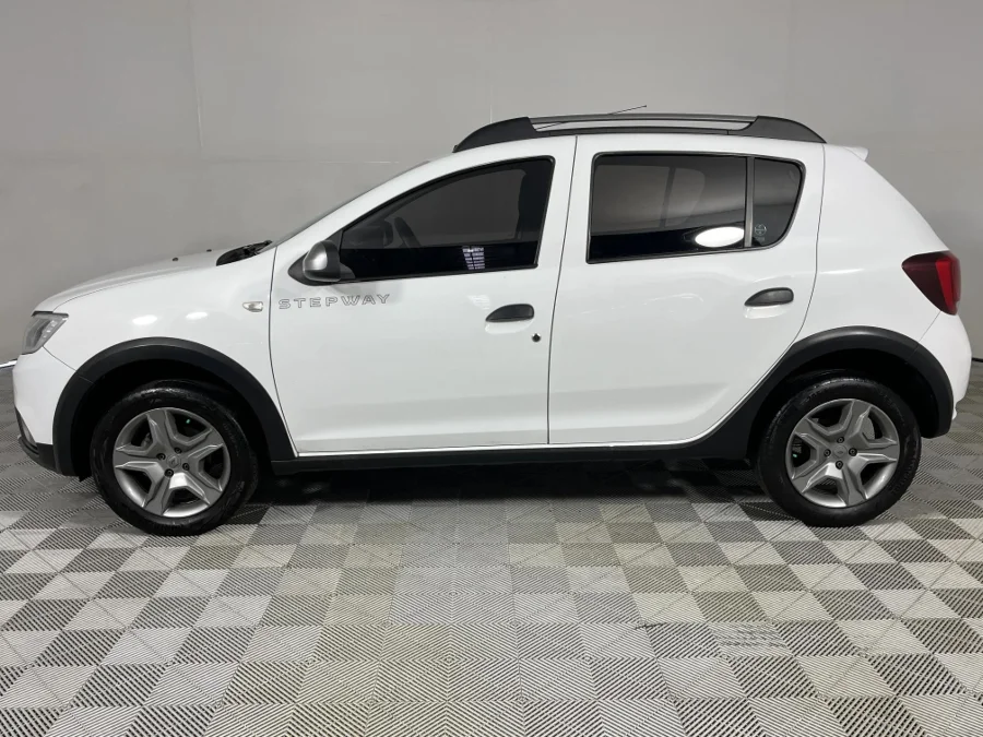 Used 2017 Renault Sandero 66kW turbo Stepway Dynamique - WeBuyCars Silverlakes
