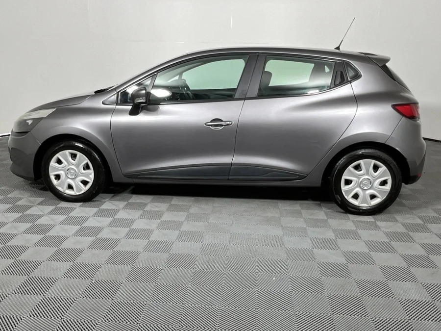 Used 2015 Renault Clio 55kW Authentique - WeBuyCars  Witbank