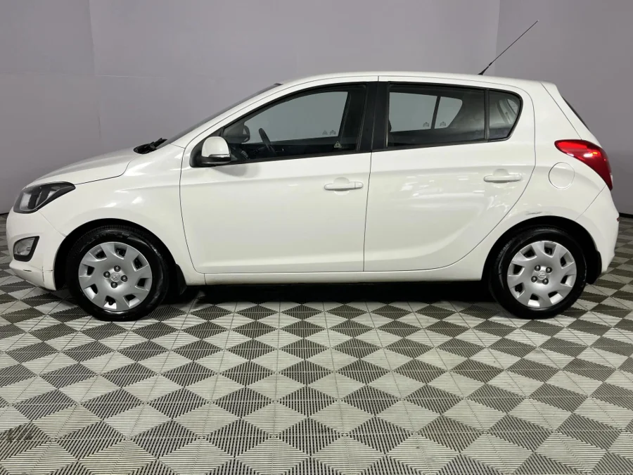 Used 2014 Hyundai i20 1.4 Fluid auto - WeBuyCars Montana