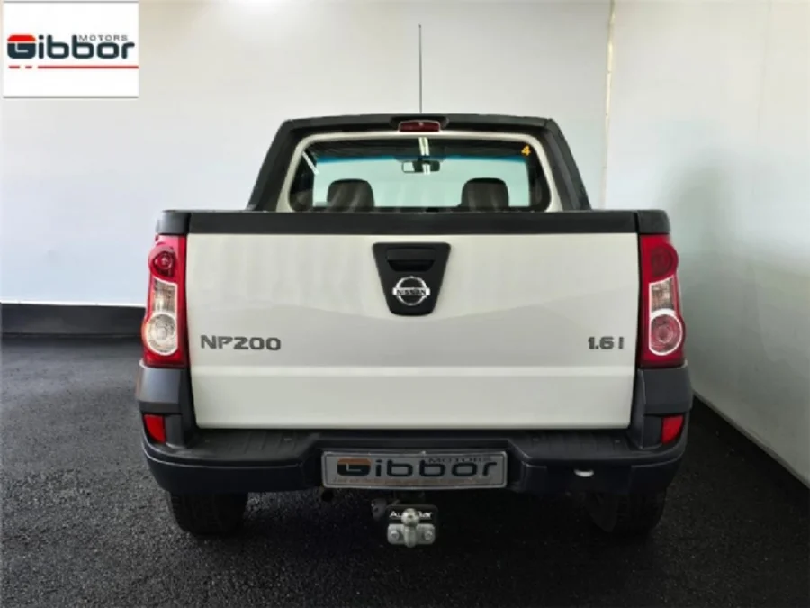 Used 2017 Nissan NP200 1.6 16v mid - Gibbor Motors
