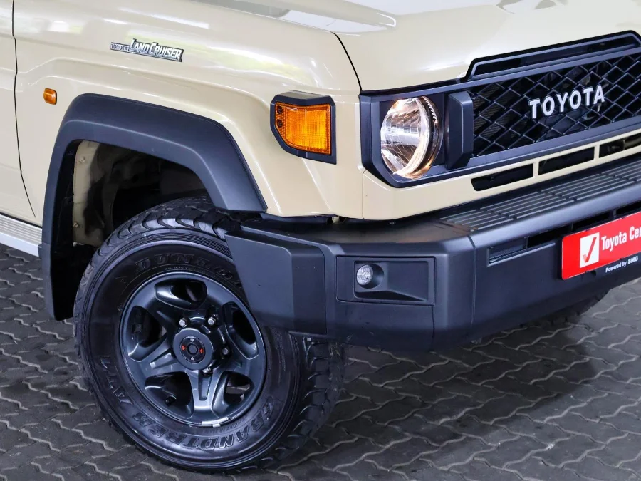 Used 2025 Toyota Land Cruiser 79 2.8GD-6 double cab - SMG Toyota Cresta