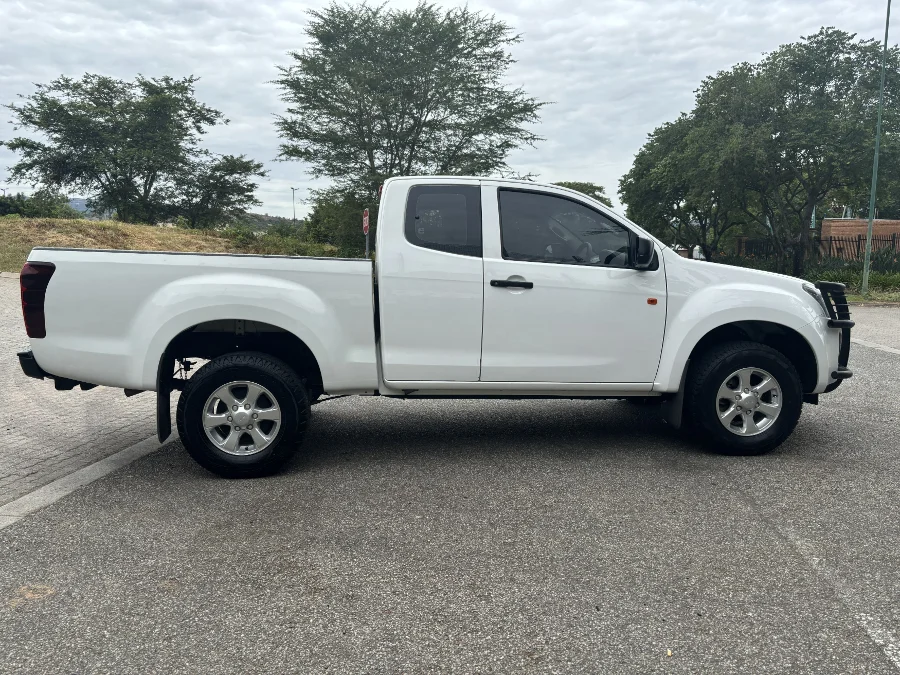 Used 2021 Isuzu D-Max 250 Extended cab Hi-Ride - Private Seller