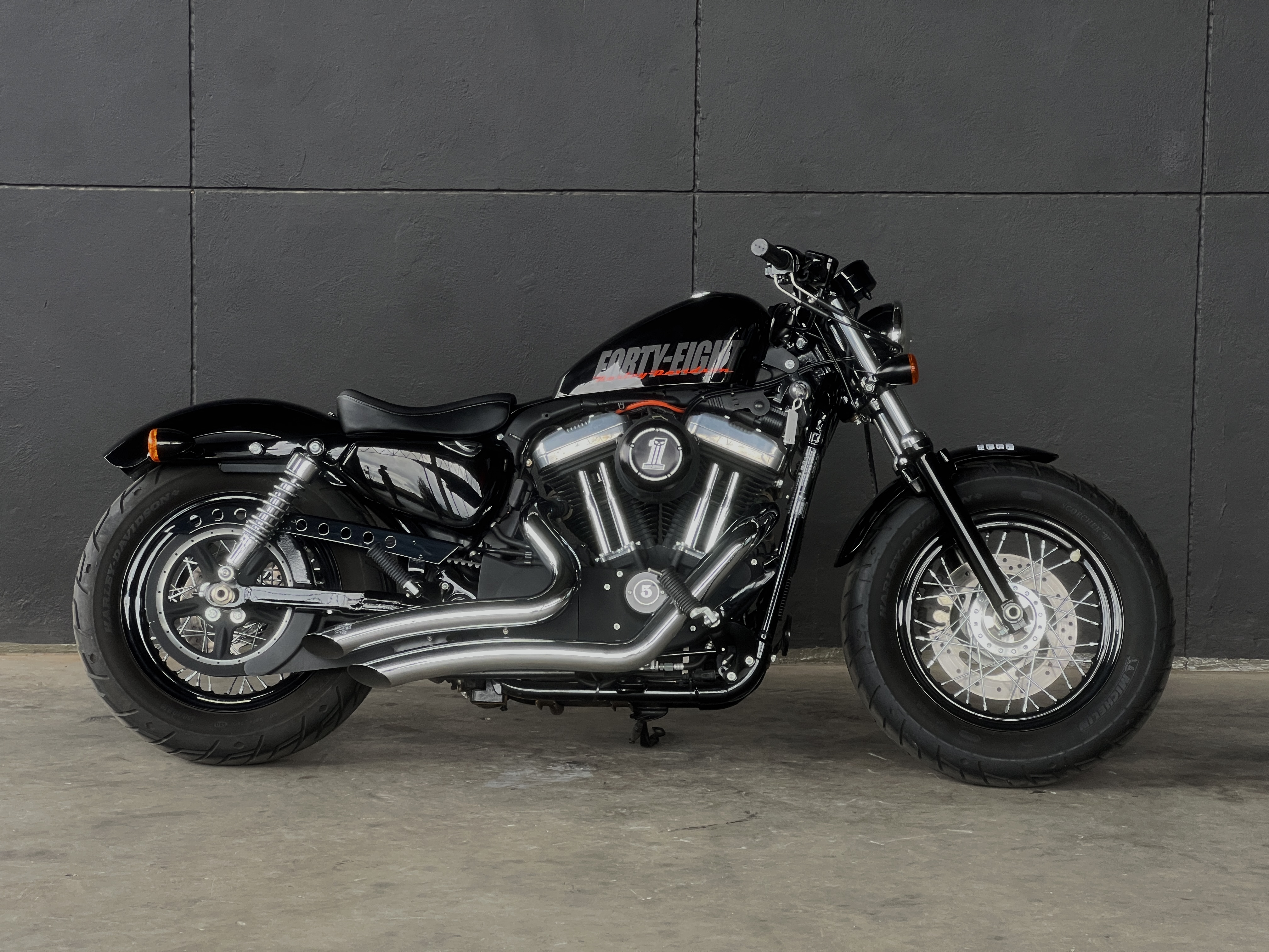 HARLEY DAVIDSON SPORTSER FORTY-EIGHT