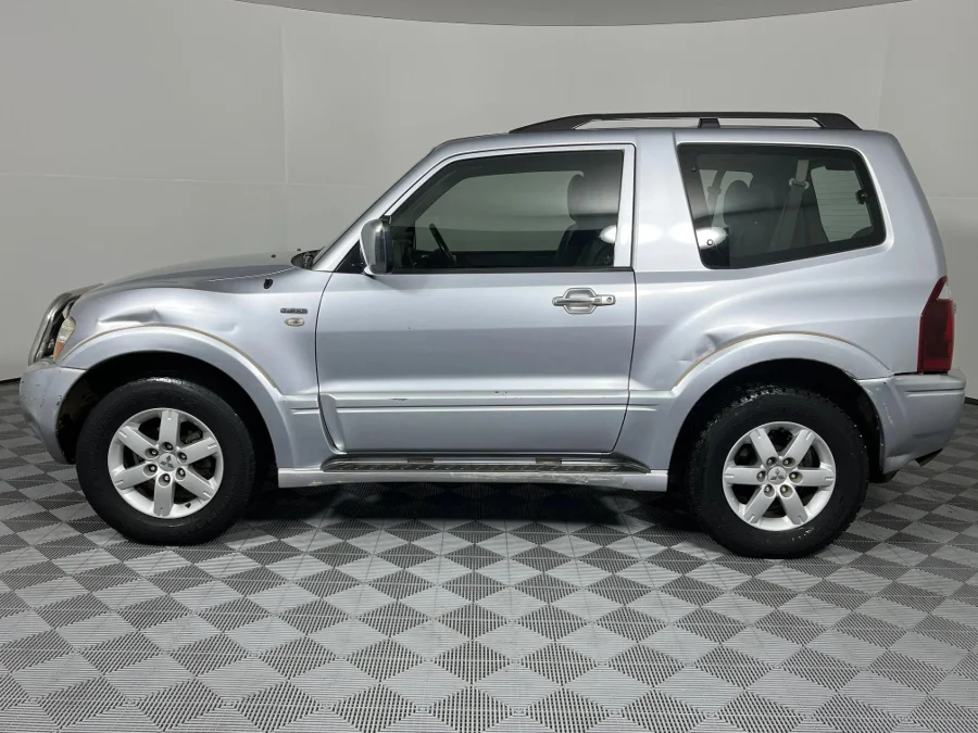 Used 2006 Mitsubishi Pajero 3-door 3.8 GLS - WeBuyCars Montana Used 2006 Mitsubishi Pajero 3-door 3.8 GLS - WeBuyCars Montana