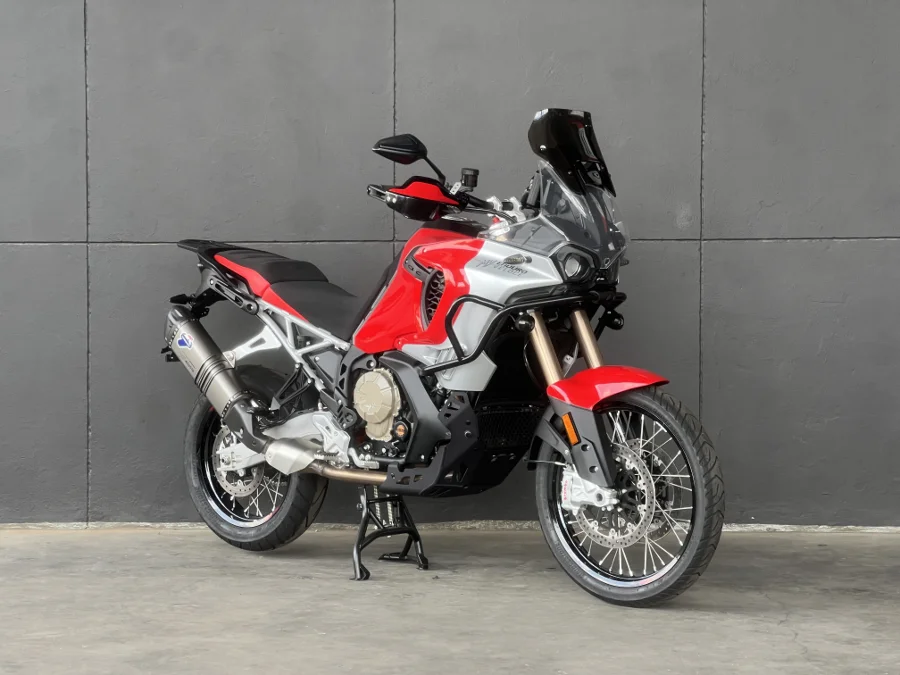 MV AGUSTA ENDURO VELOCE - FAST KTM