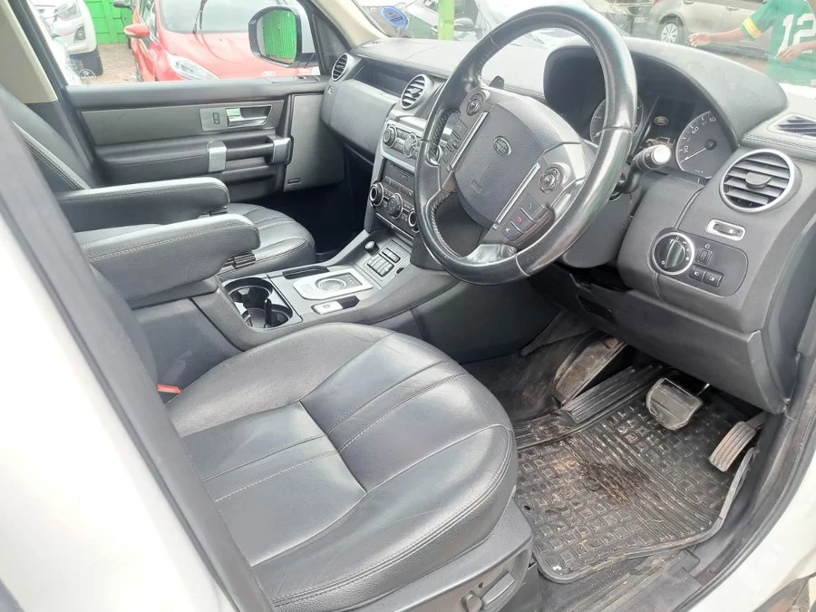 Used 2015 Land Rover Discovery SDV6 SE - Wiz Link