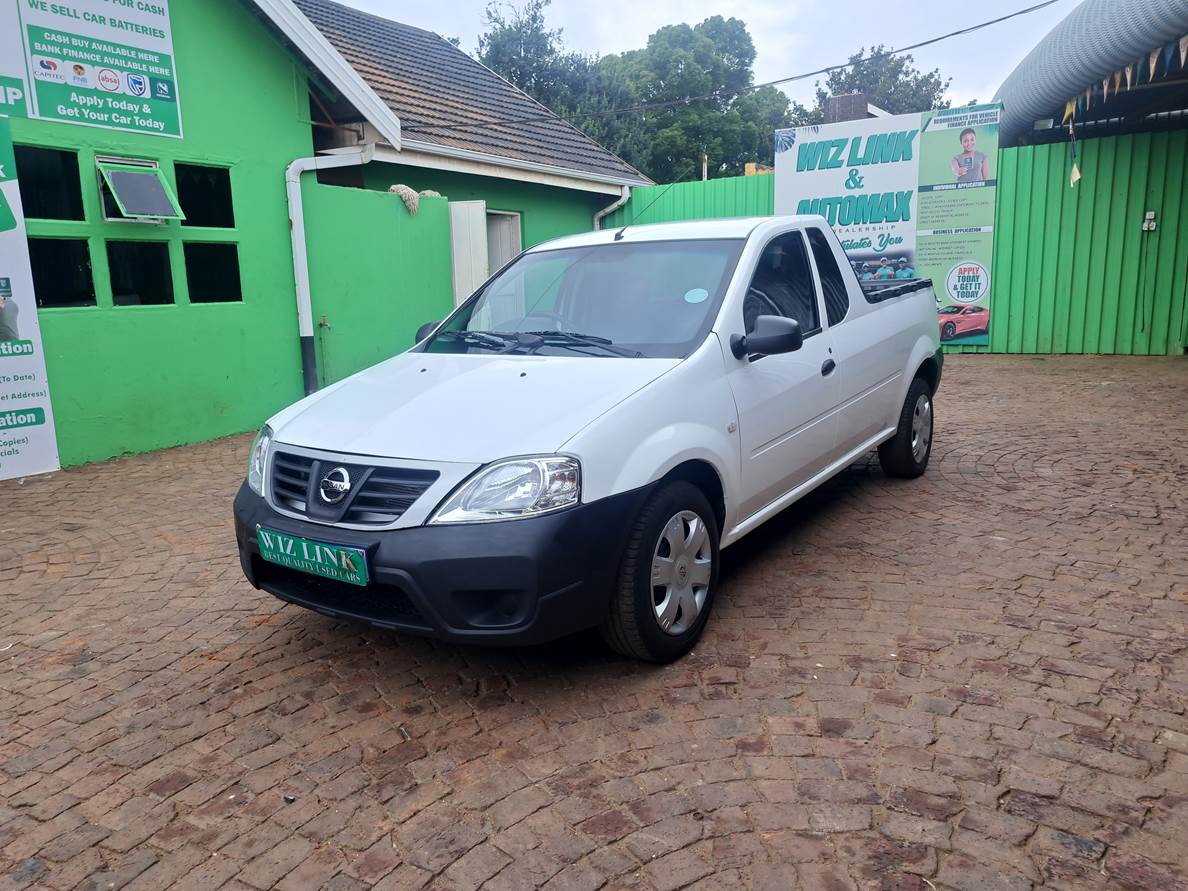 Used 2024 Nissan NP200 1.6i safety pack