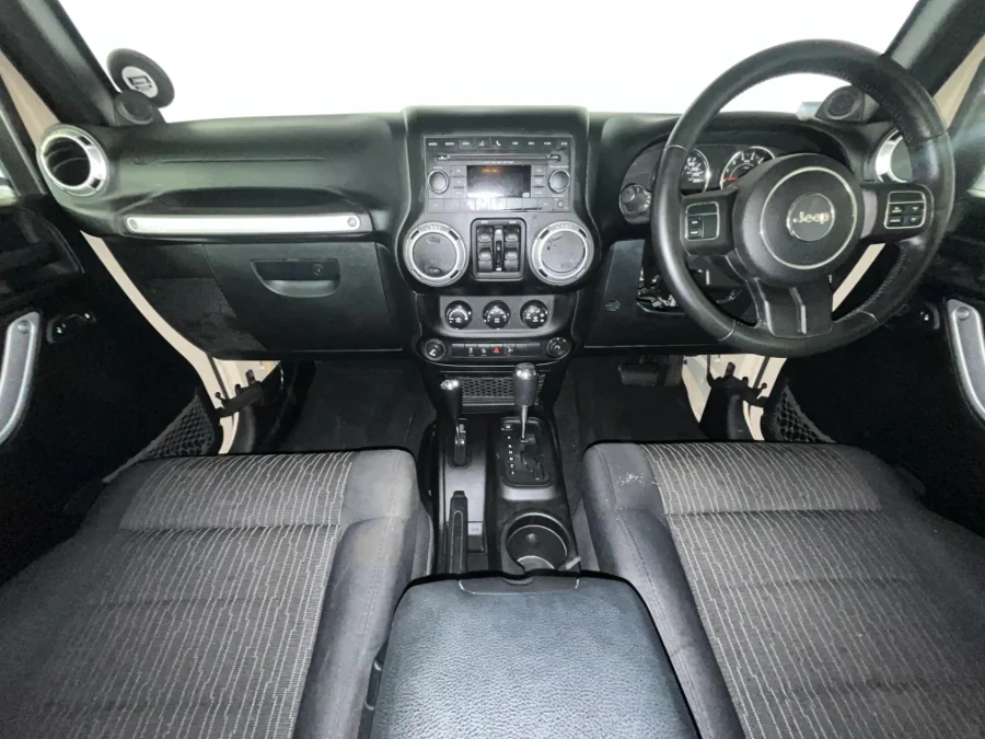 Used 2011 Jeep Wrangler Unlimited 3.8L Sahara - WeBuyCars Silverlakes