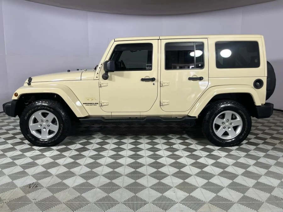 Used 2011 Jeep Wrangler Unlimited 3.8L Sahara - WeBuyCars Silverlakes
