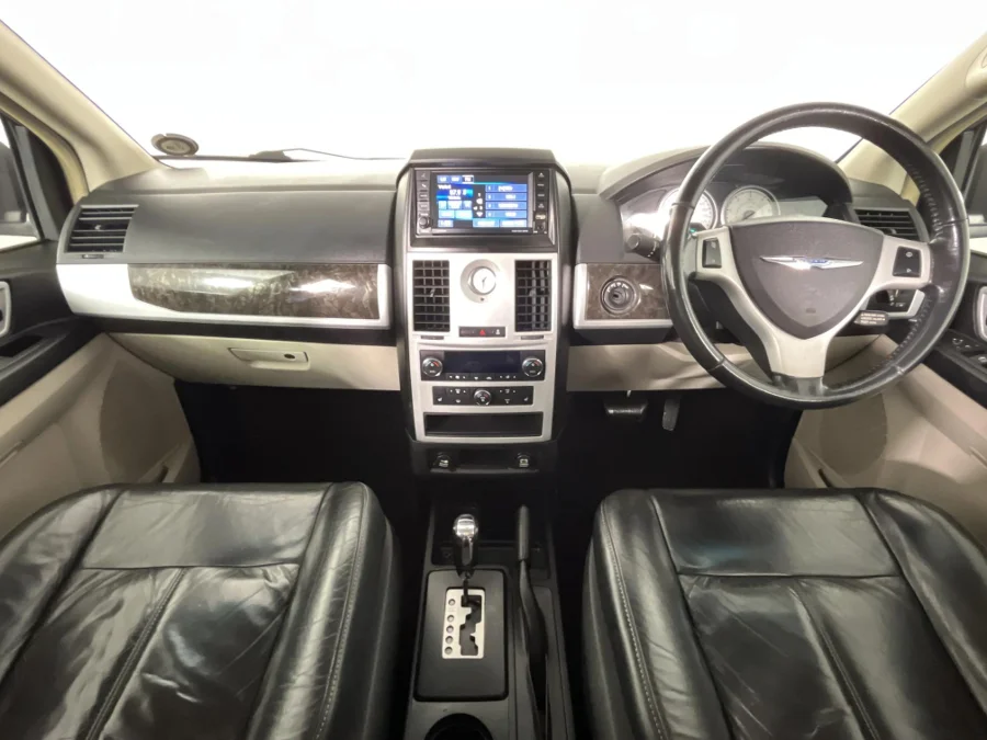 Used 2014 Chrysler Grand Voyager 2.8CRD Limited - WeBuyCars The Dome