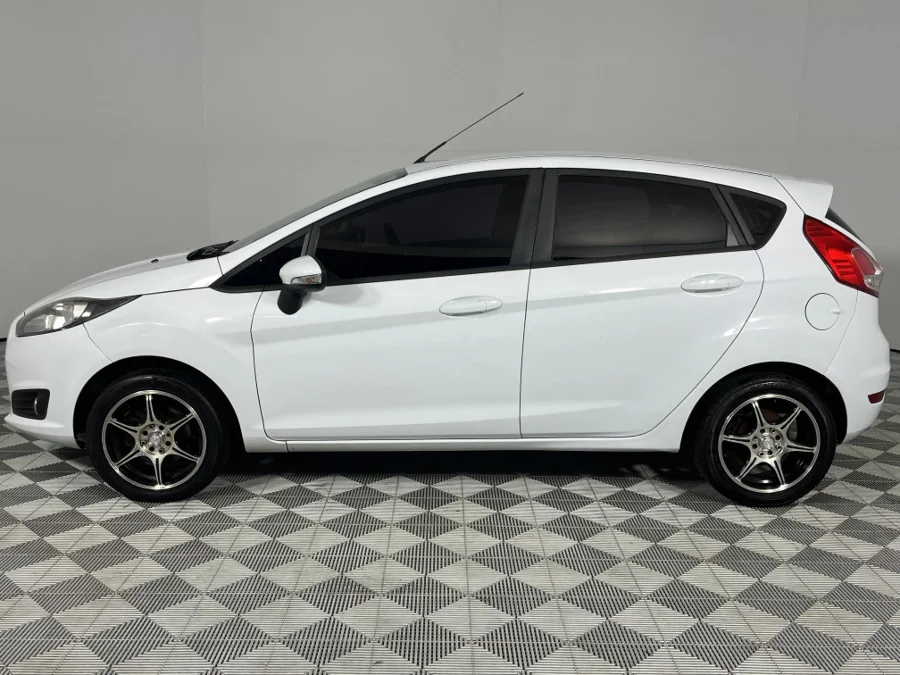 Used 2015 Ford Fiesta 5-door 1.0T Ambiente auto - WeBuyCars Richmond