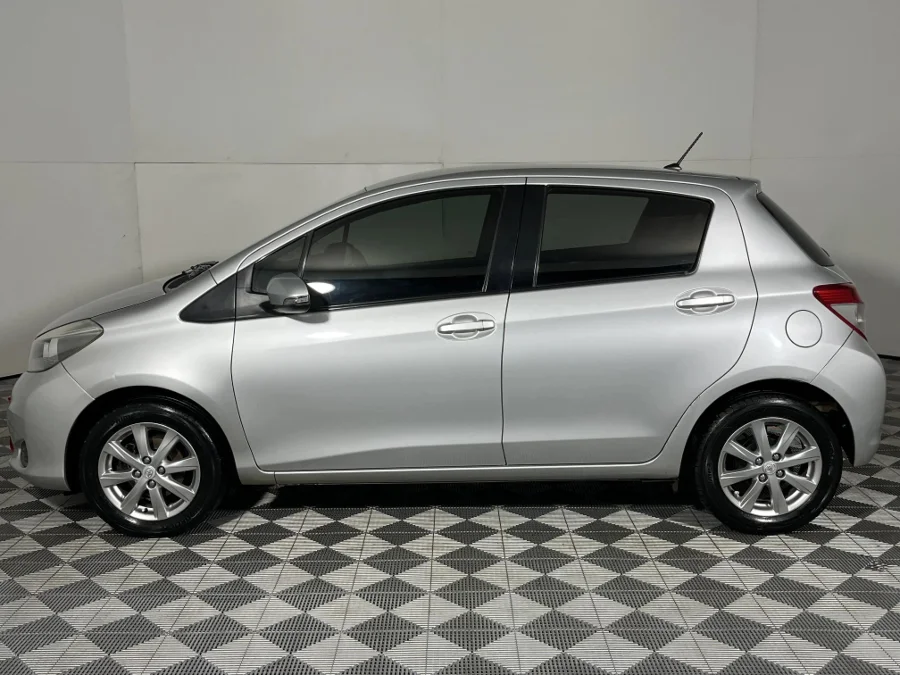 Used 2012 Toyota Yaris 5-door 1.0 XR - WeBuyCars Germiston