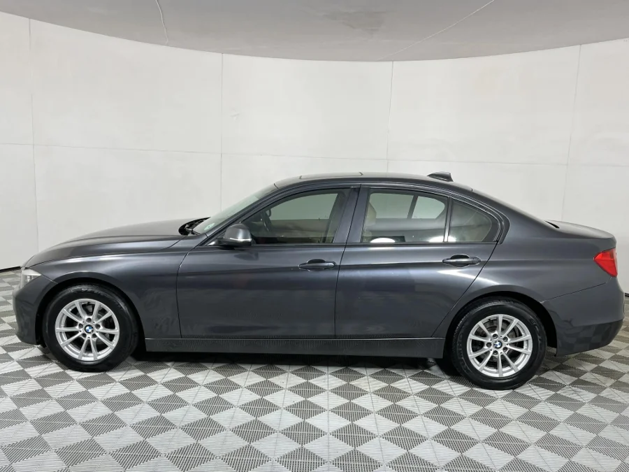 Used 2012 BMW 3 Series 320i sports-auto - WeBuyCars JHB South