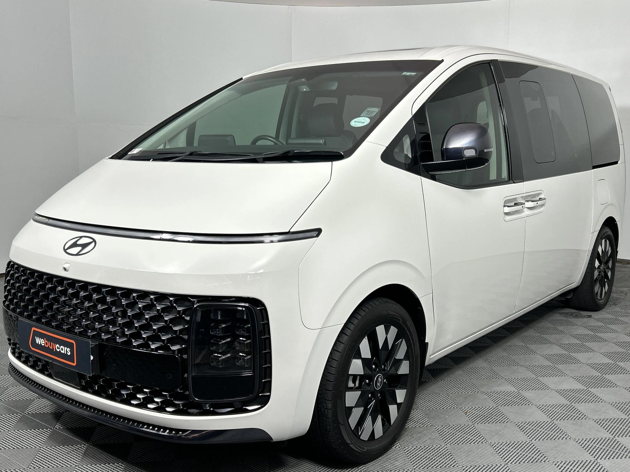Used 2025 Hyundai Staria 2.2D Luxury
