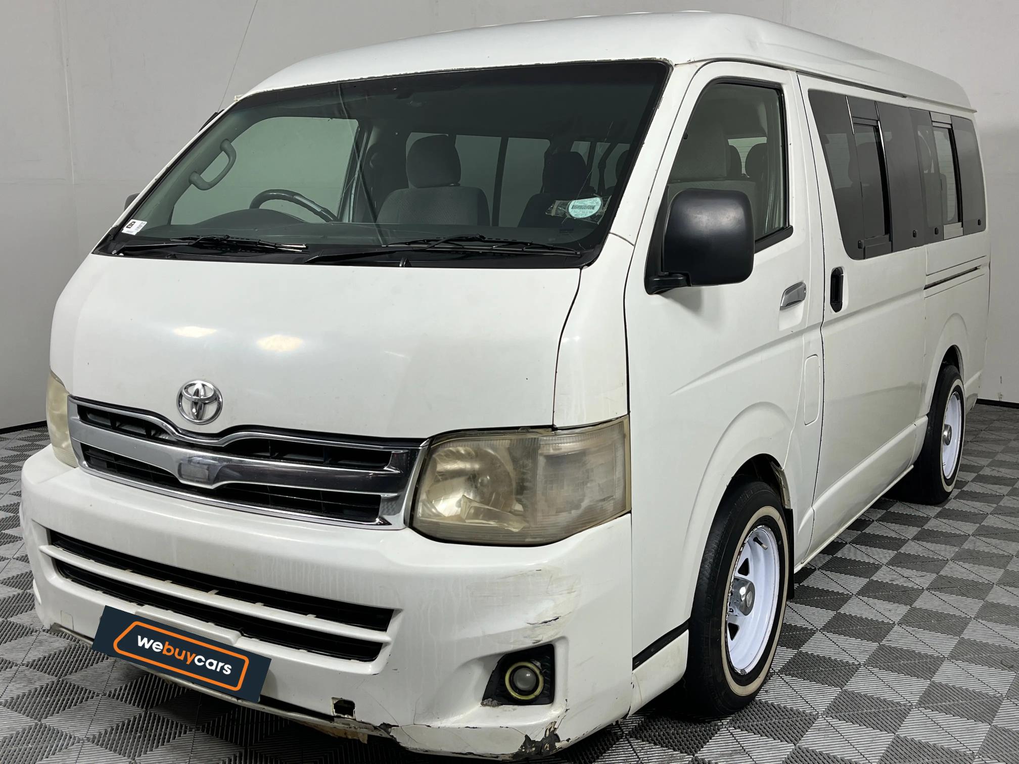 Used 2011 Toyota Quantum 2.5D-4D GL 10-seater bus