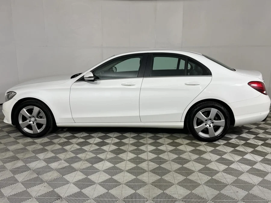 Used 2017 Mercedes-Benz C-Class C200 auto - WeBuyCars George