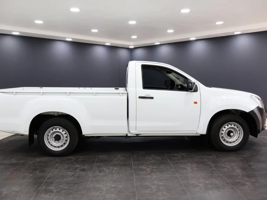 Used 2024 Isuzu D-Max Gen 6 250c single cab - ICar Gezina