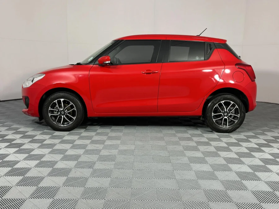 Used 2022 Suzuki Swift 1.2 GLX manual - WeBuyCars Lansdowne