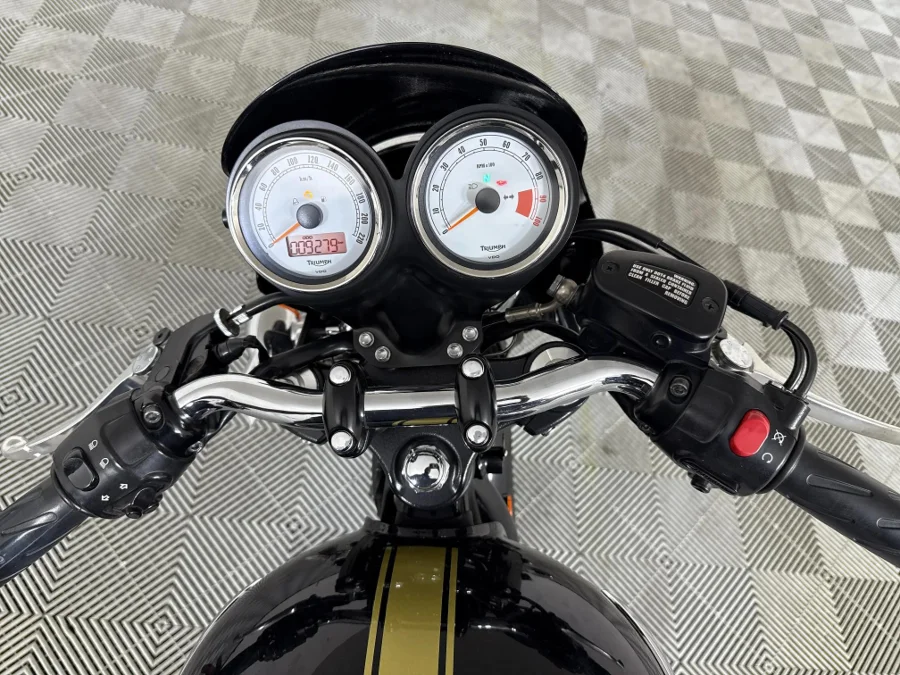 Used 2014 Triumph Thruxton 900 EFI - WeBuyCars Midstream