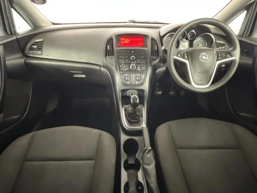 Used 2014 Opel Astra sedan 1.4 Turbo Essentia - WeBuyCars Lansdowne