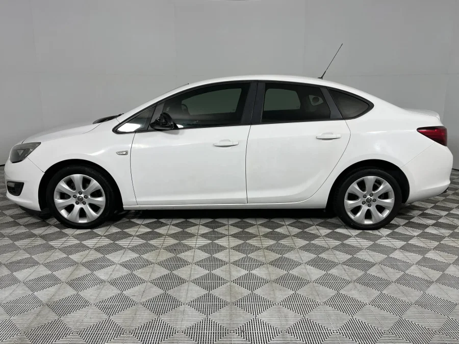 Used 2014 Opel Astra sedan 1.4 Turbo Essentia - WeBuyCars Lansdowne