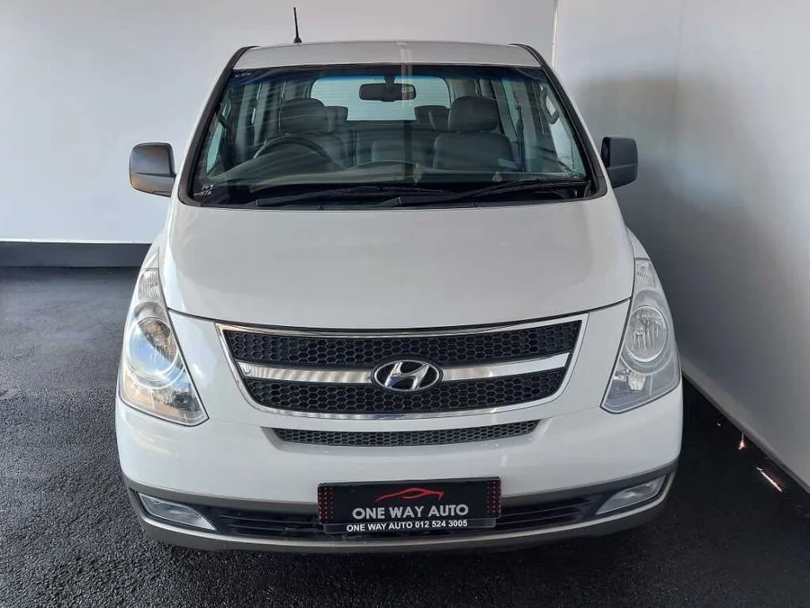 Used 2014 Hyundai H-1 2.5VGTi bus GLS - One Way Auto