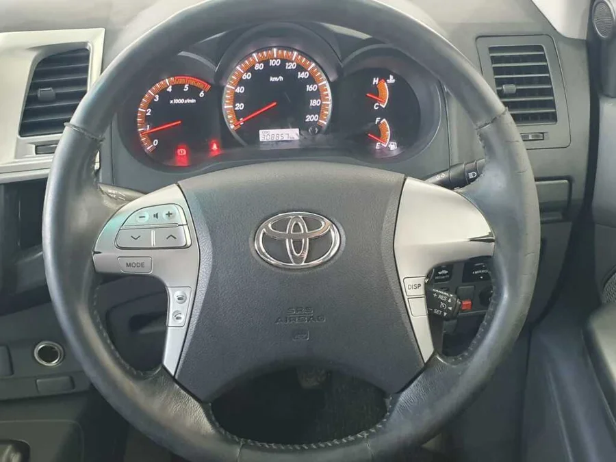 Used 2012 Toyota Hilux 3.0D-4D Xtra cab Raider Dakar edition - One Way Auto