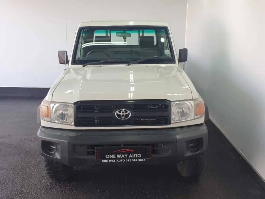 Used 2011 Toyota Land Cruiser 79 4.0 V6 single cab - One Way Auto